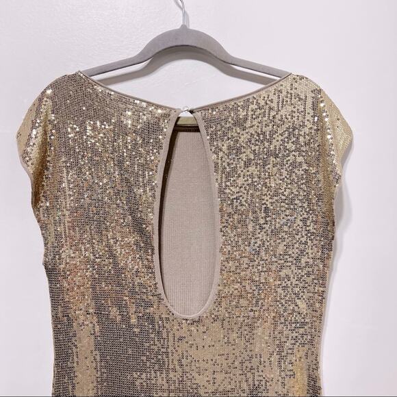 Alice + Olivia Gold Sequin Shift Dress Size M Back Keyhole. - Picture 7 of 12